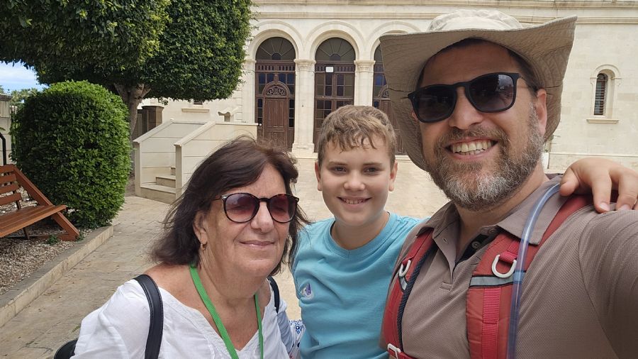 טיול עם מדריכה מעולה כדי להכיר את ההיסטוריה